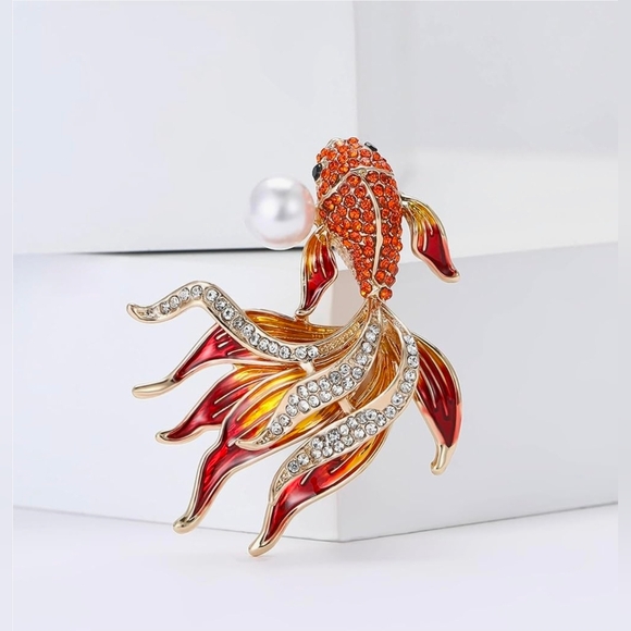 Red and Gold Fish Brooch - Picture 2 of 5